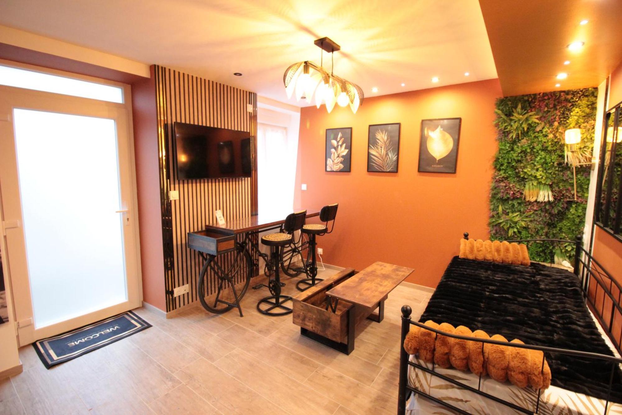 Luxury Studio, Rez De Chaussee, Parking Prive Video Surveillance, Canape Haute Qualite Convertible Couchage 2 Personnes, Centre Ville Proche, Restaurant, Boulangerie 2 Minutes A Pied, Terrasse - 800Metre Carre De Terrain - Gere Par Presta-Zen'Service Verdun Zewnętrze zdjęcie