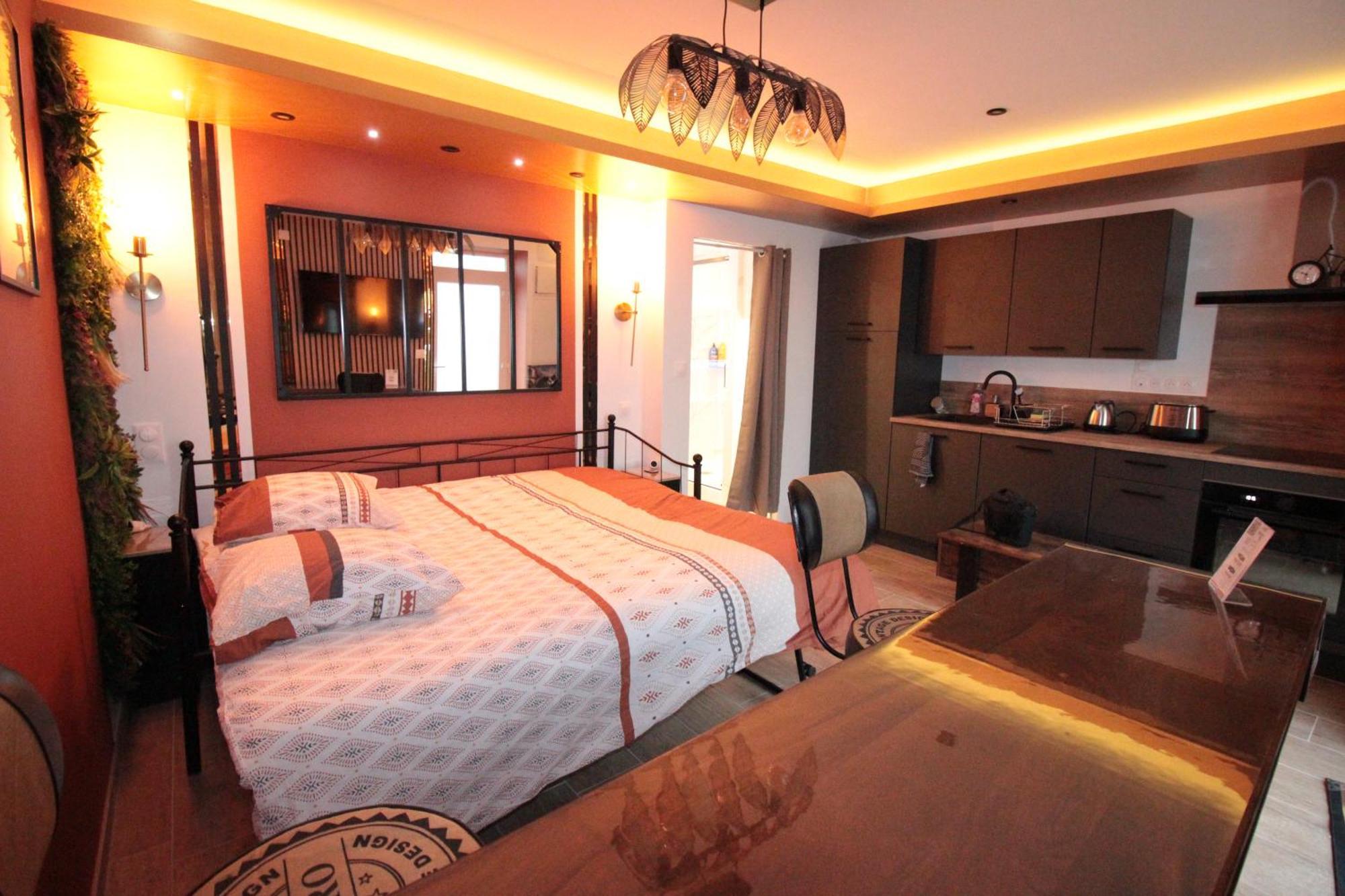 Luxury Studio, Rez De Chaussee, Parking Prive Video Surveillance, Canape Haute Qualite Convertible Couchage 2 Personnes, Centre Ville Proche, Restaurant, Boulangerie 2 Minutes A Pied, Terrasse - 800Metre Carre De Terrain - Gere Par Presta-Zen'Service Verdun Zewnętrze zdjęcie